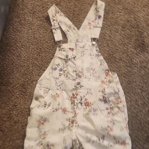 No Boundaries White Floral Overalls Romper Juniors Size Medium (7-9)
